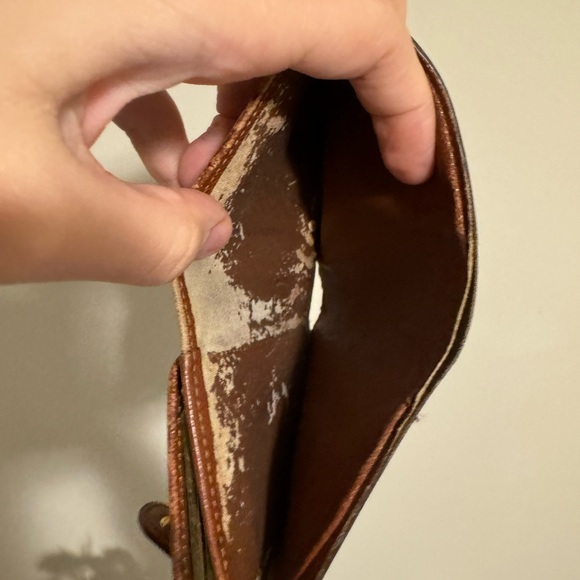 LV Vintage wallet with kisslock - Picture 6 of 8